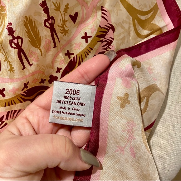 NWOT FordCares 2006 Breast Cancer Awareness Scarf - Picture 4 of 9